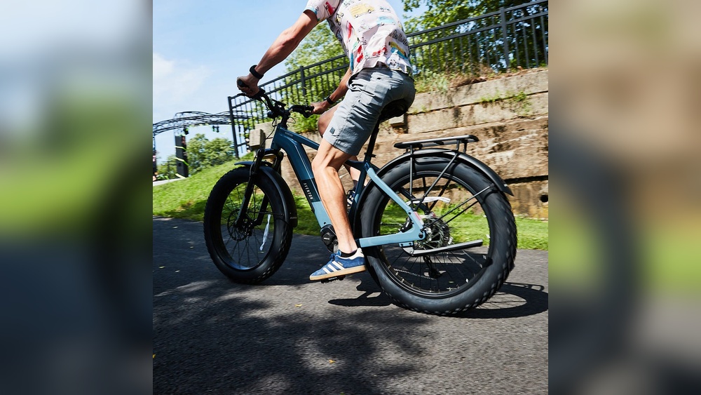 You are currently viewing E-Bike Bicycling for Beginners: Ultimate Guide to Ride Confidently